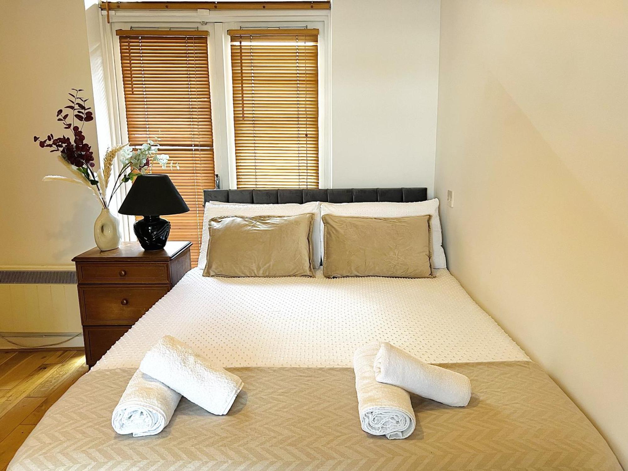 Cosy River View Flat At Temple Bar Dublin Extérieur photo