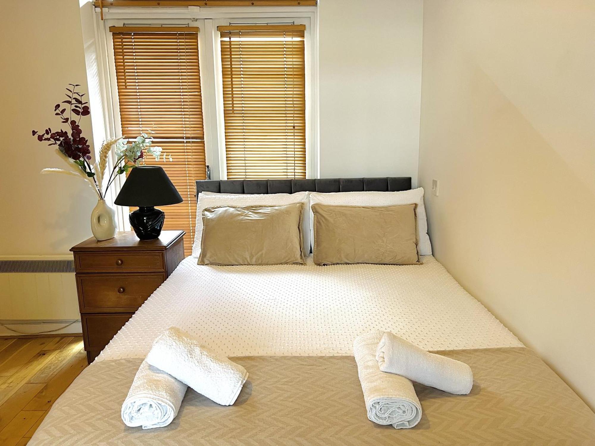 Cosy River View Flat At Temple Bar Dublin Extérieur photo